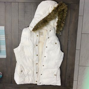 Banana Republic hooded puffer vest sleeveless
